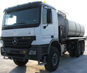 Mercedes-Actros-Water-Tank-300x252